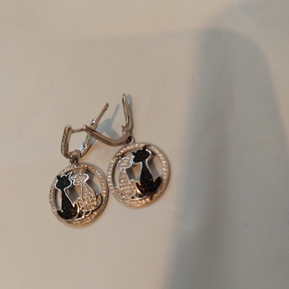 Sterling Silver RH CZ Brilliant Embers Love Cats Dangle Hinged Hoop Earrings - Picture 4 of 7